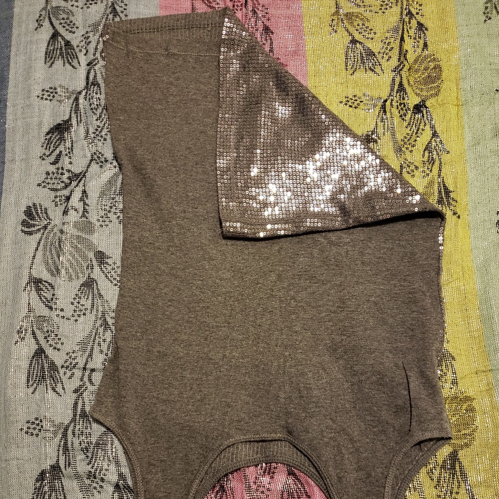 Sequined Express Tank Top - Picture 3 of 7
